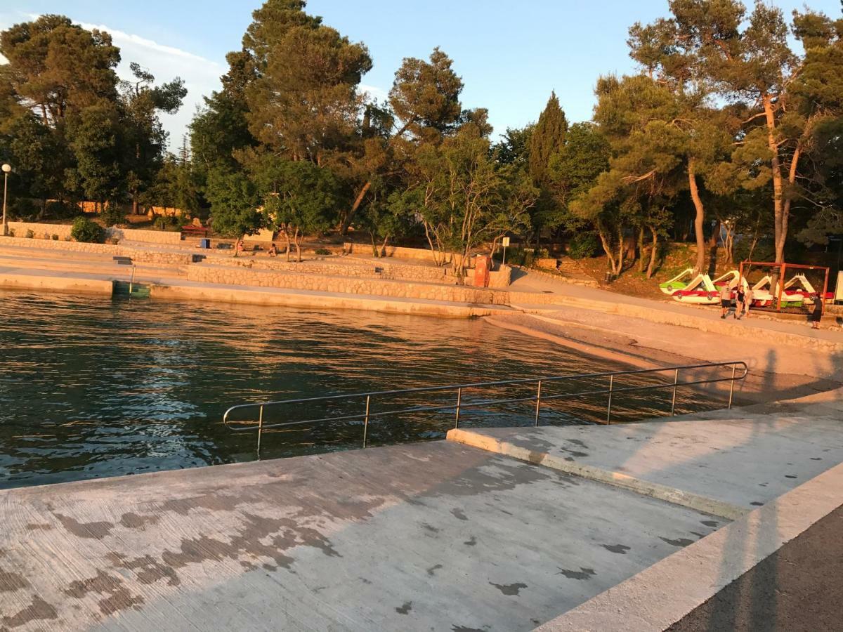 Apartment Aquamarin, Blizu Mora S Pogledom Na More, Za Do 6 Osoba Malinska Eksteriør bilde