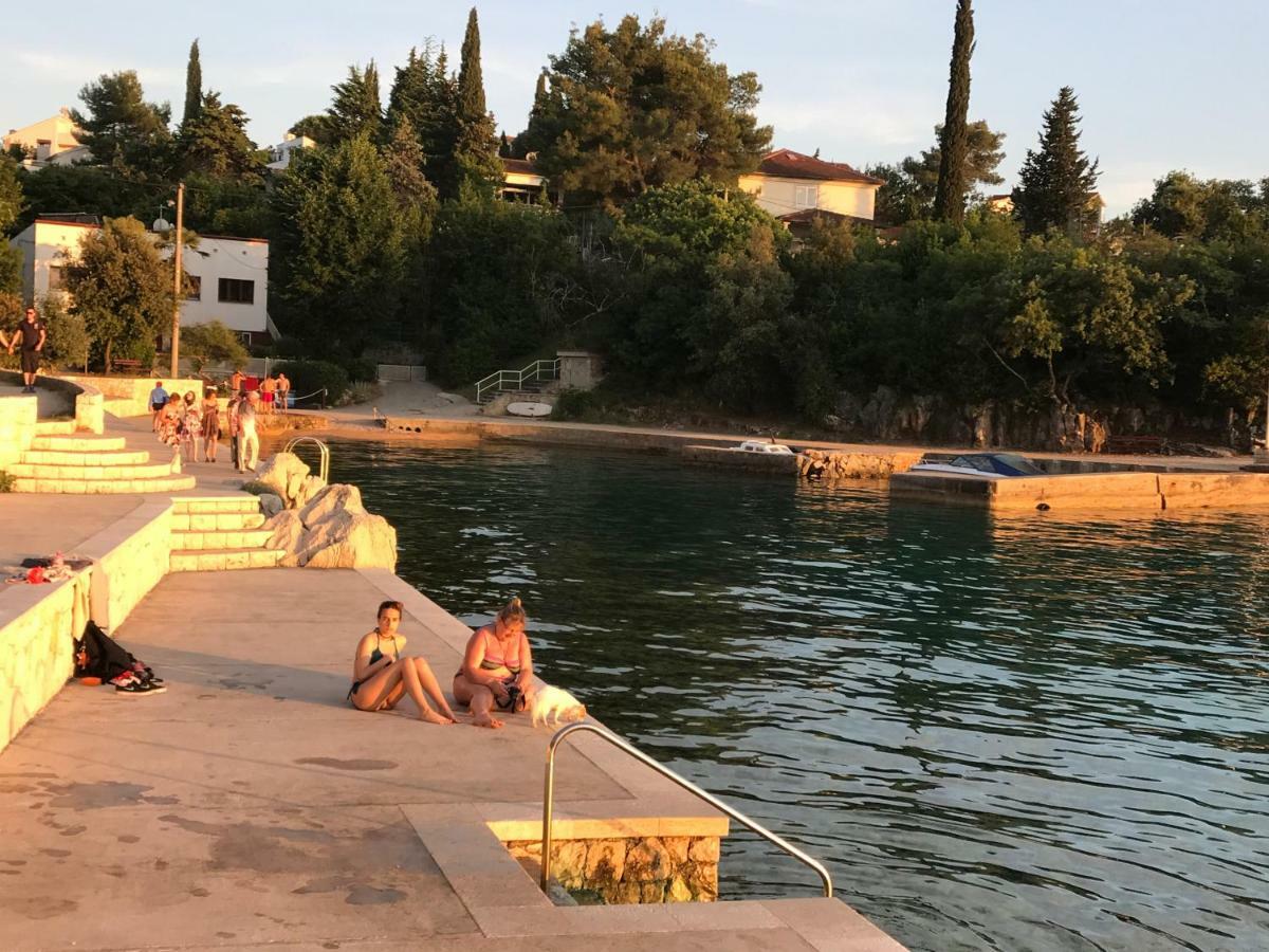 Apartment Aquamarin, Blizu Mora S Pogledom Na More, Za Do 6 Osoba Malinska Eksteriør bilde