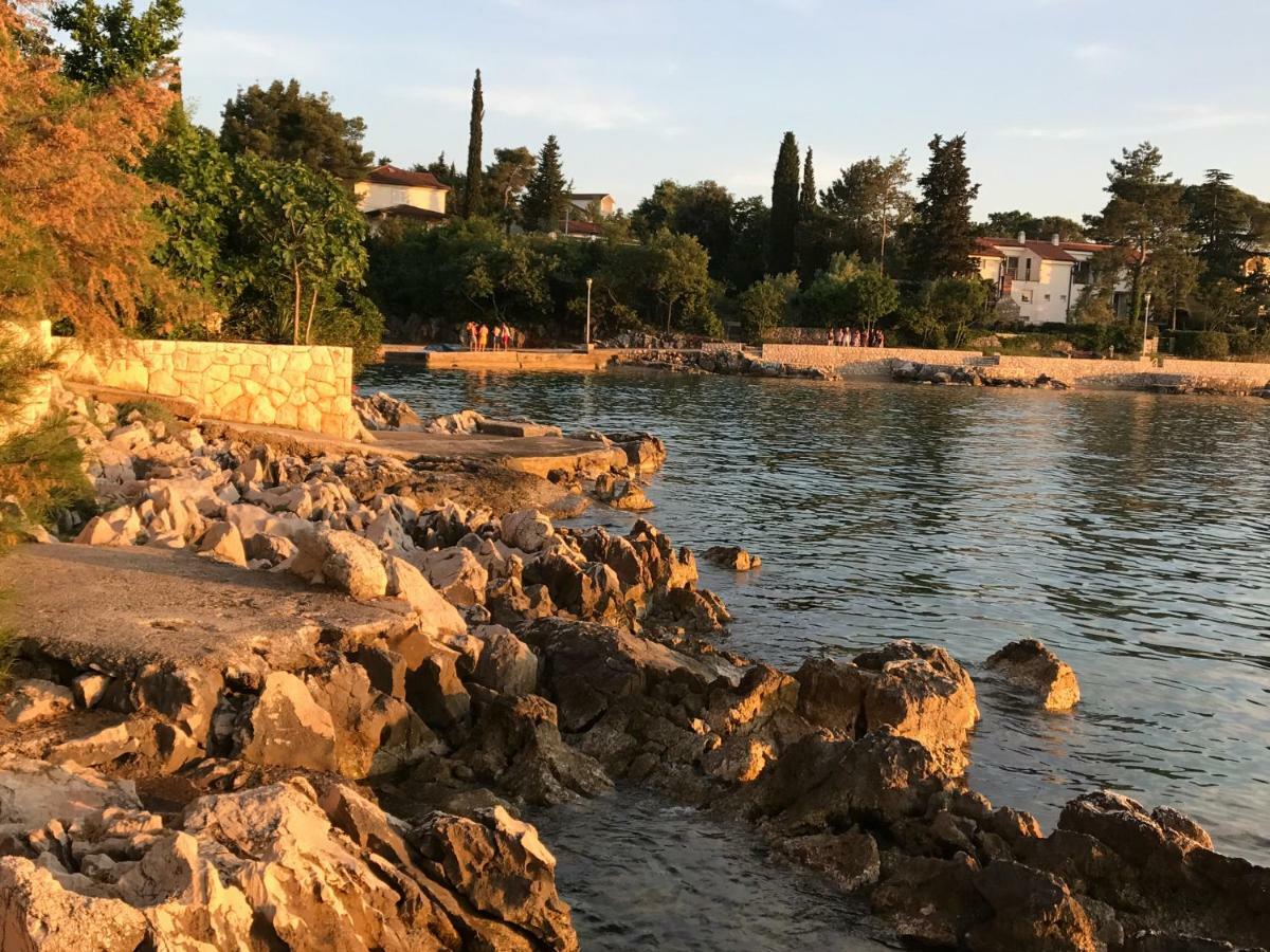 Apartment Aquamarin, Blizu Mora S Pogledom Na More, Za Do 6 Osoba Malinska Eksteriør bilde
